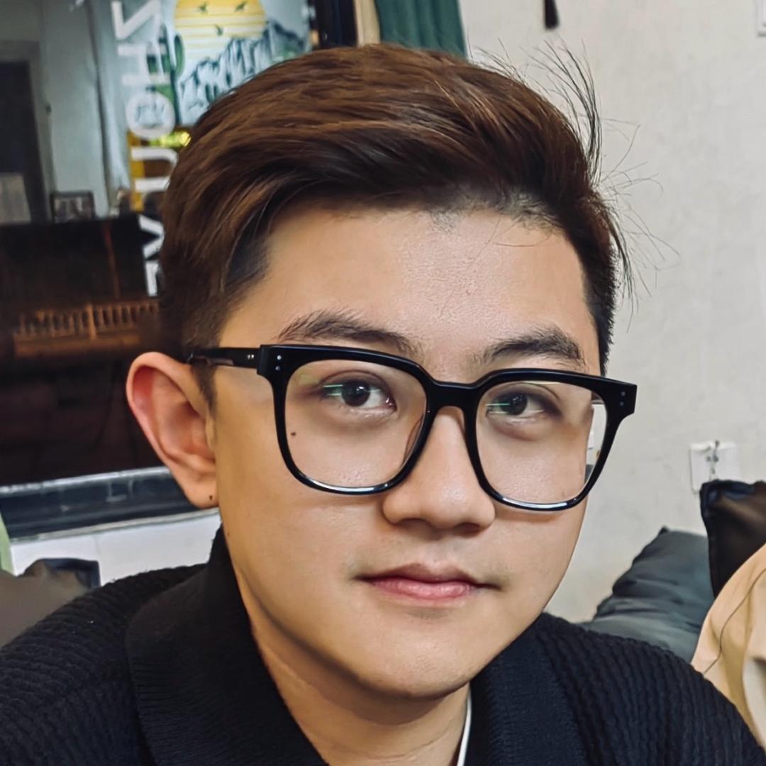 李十三.