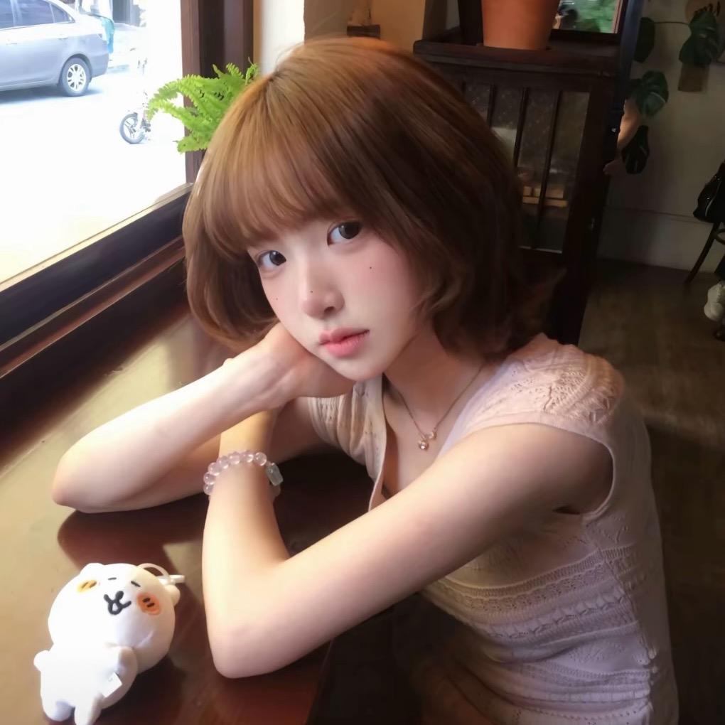 ꒦ິ^꒦ິ