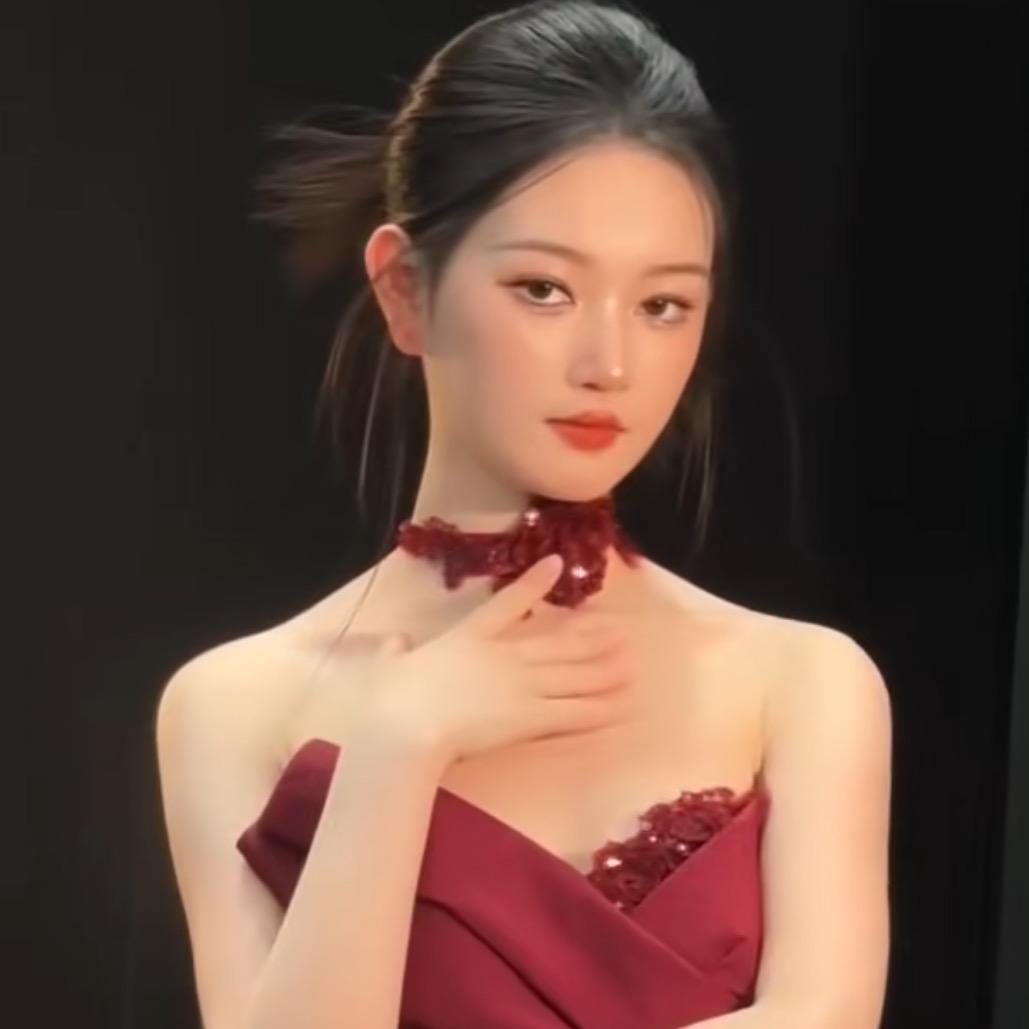 临泉尤蜜新娘陆曼