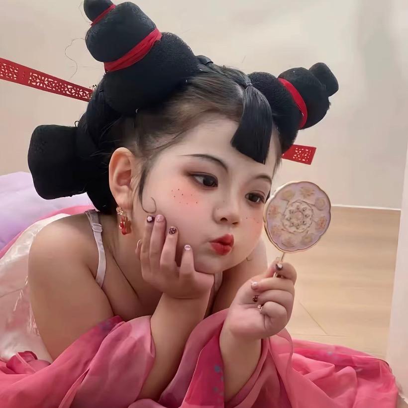 脸1点也不圆