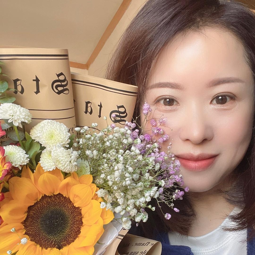 我是霓裳（小杨姐）