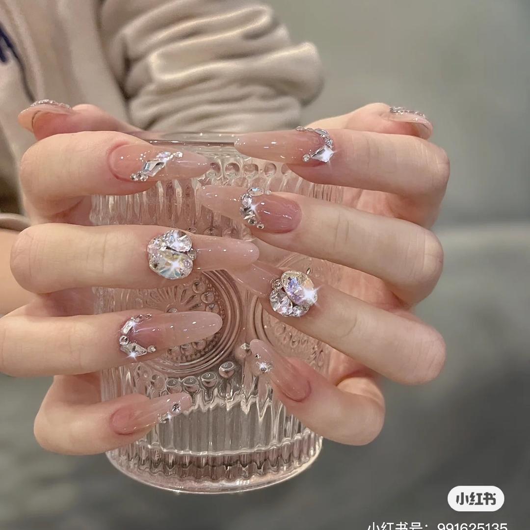 嘎里给给手工美甲