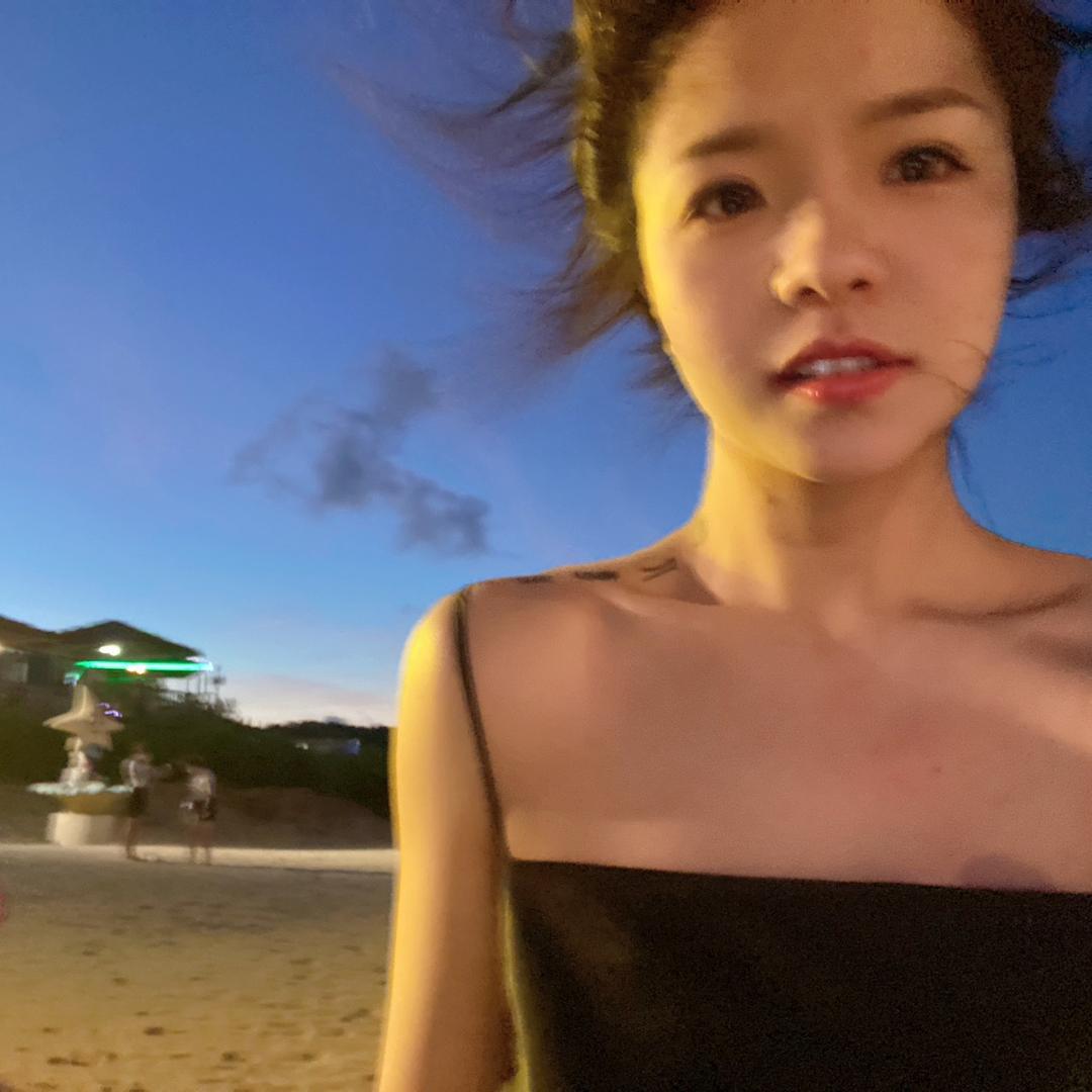 搓指甲的老北鼻