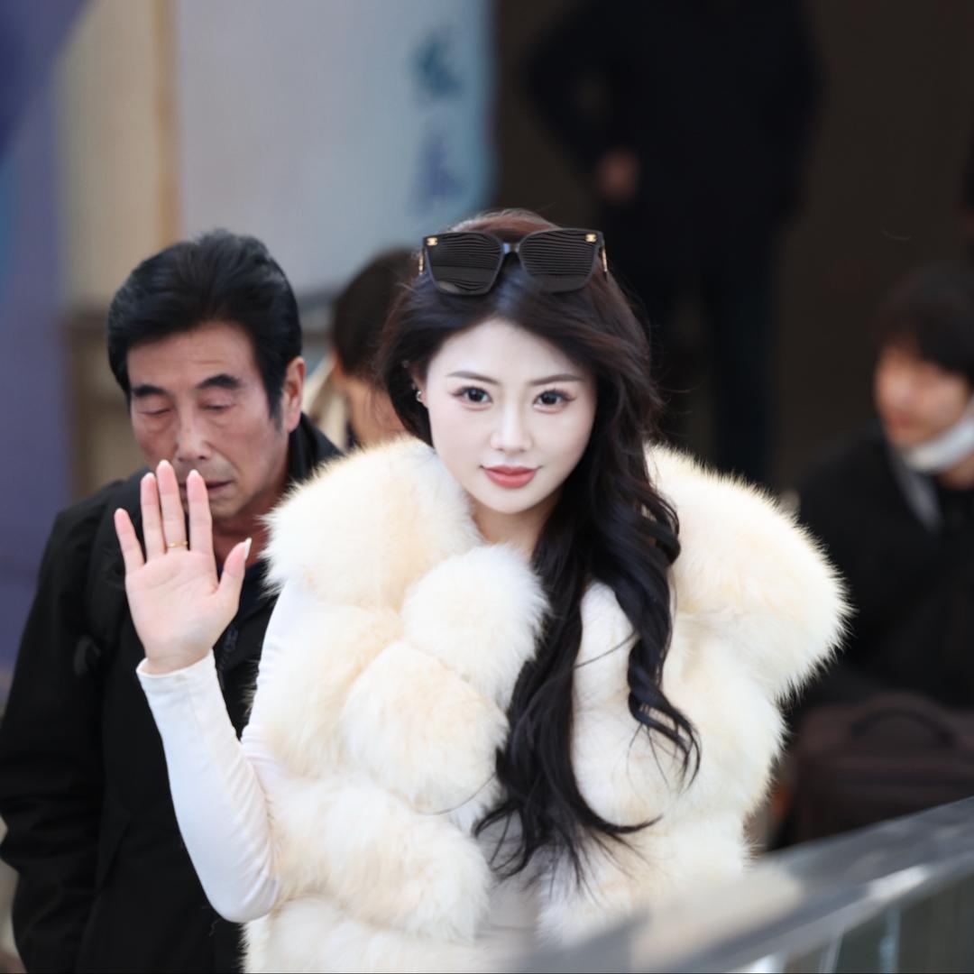 网络老婆爱逼次-