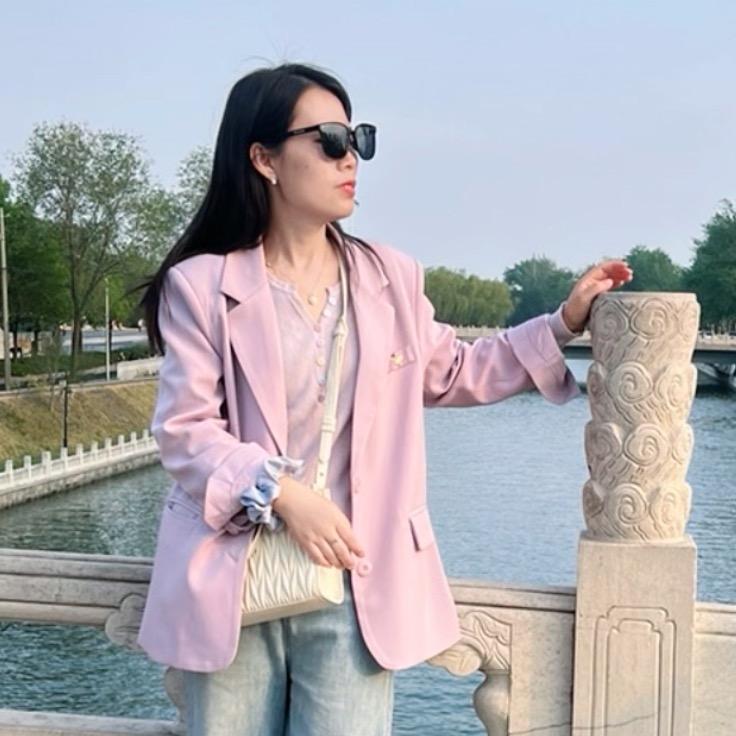 娜娜忙的很