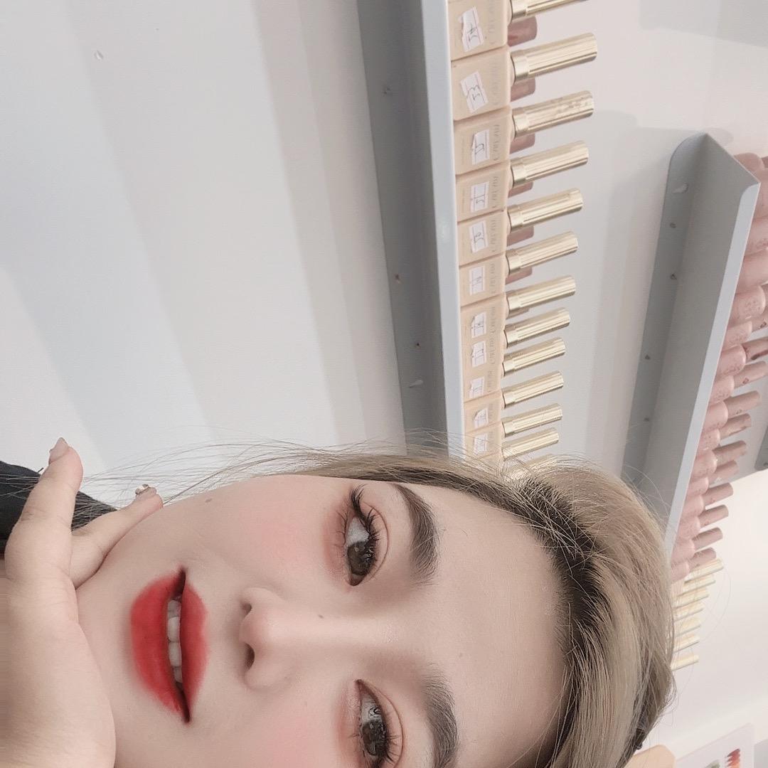 爱化妆的女神