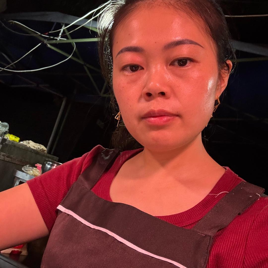 成都做卤菜的方妹