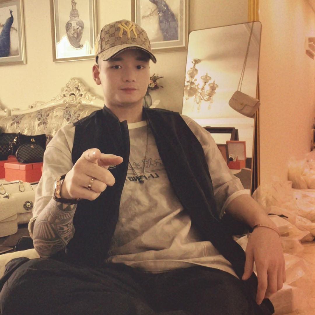 阿杰·Louis
