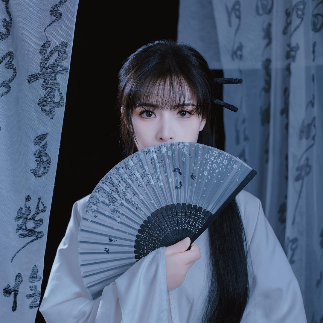 轴粥周头像