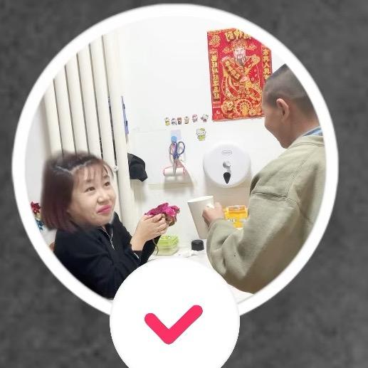 虎背熊腰的姐姐