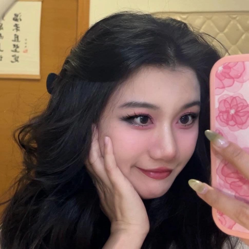 凯旋是女的