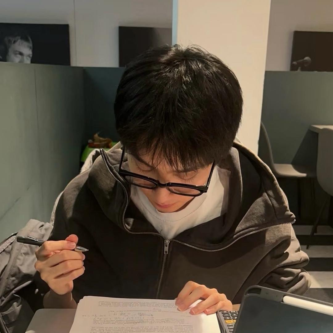 作者小助理🔥（回管0⃣️）