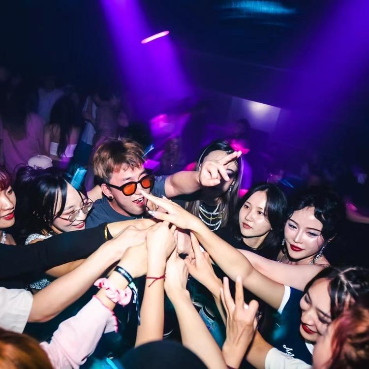 夜宇派对