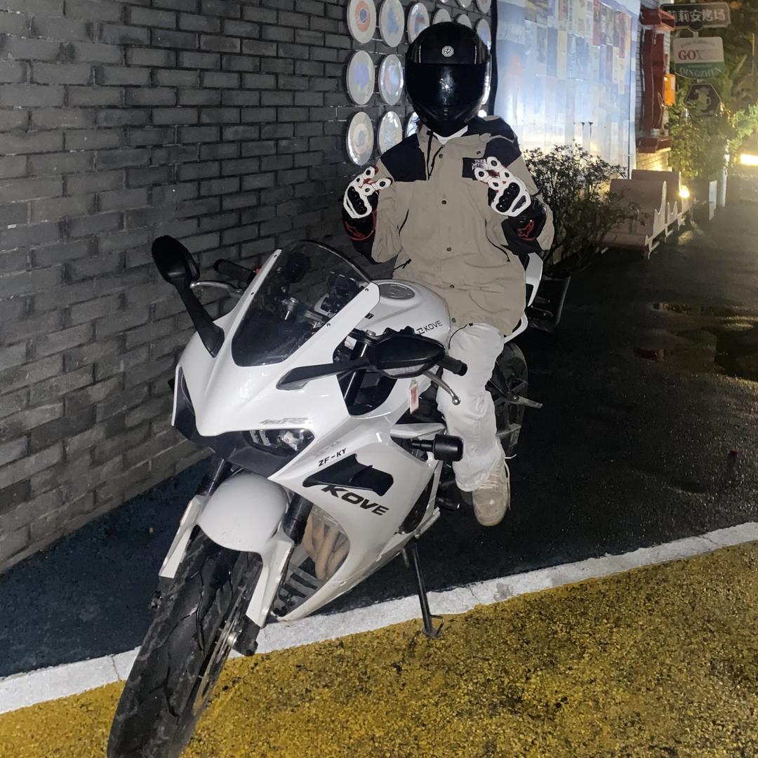 板场极限运动馆小霖教练