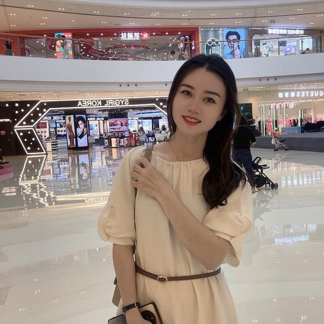 龙鑫.周艳