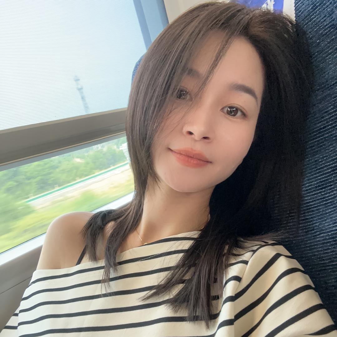 这是月月