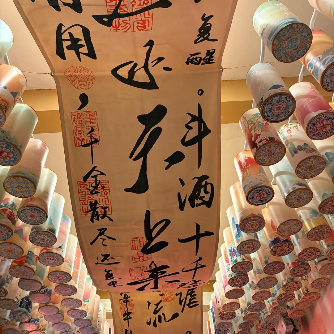 超爱试新的彩妆小狂魔