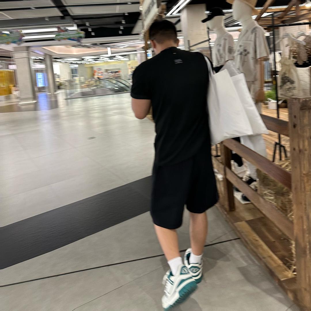 🌍🏂Louis路易斯