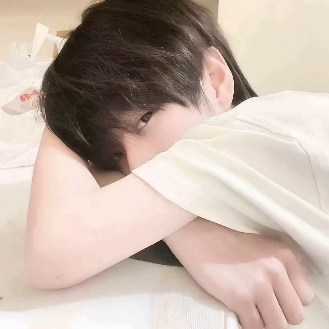 低质丑男