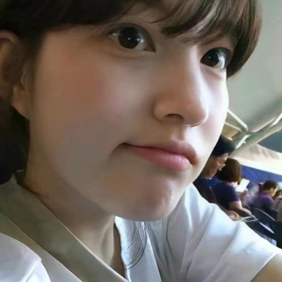 美女和包蛋