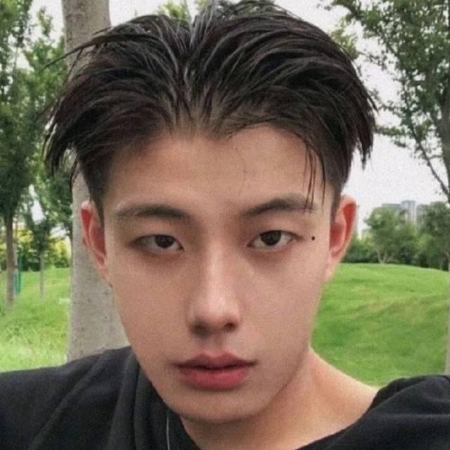 在地铁旁的豆浆机