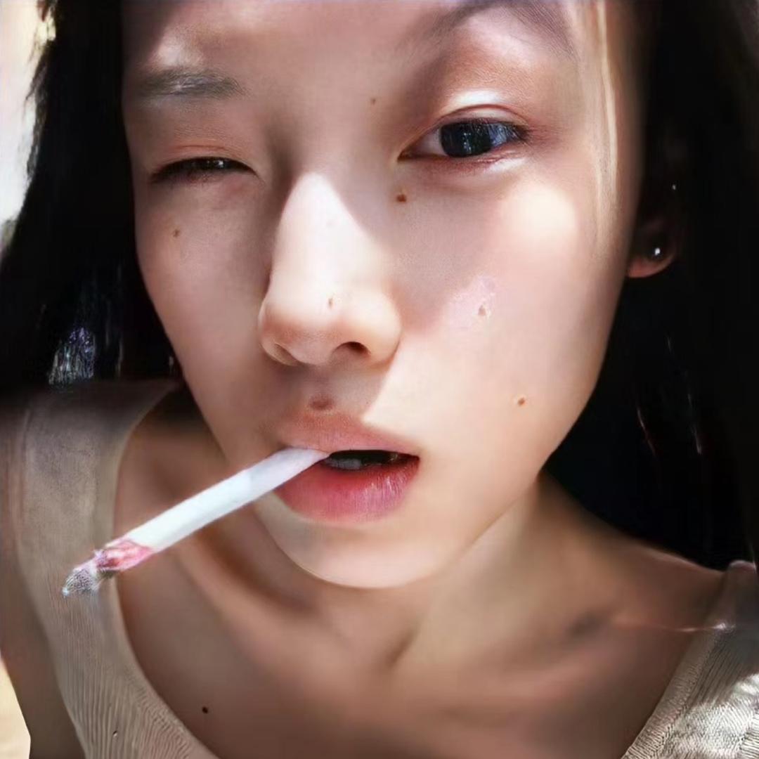 尢一尢