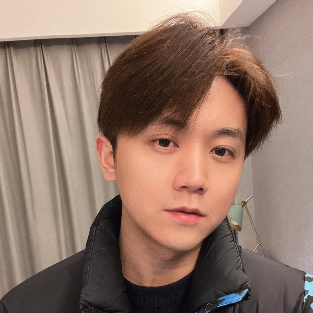 小扬哥哥很忙