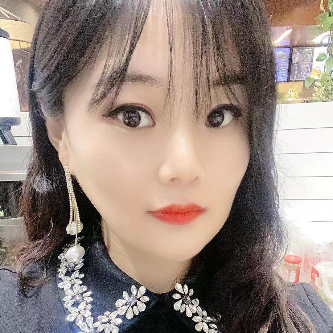 子萱妈妈备三胎夹克成功