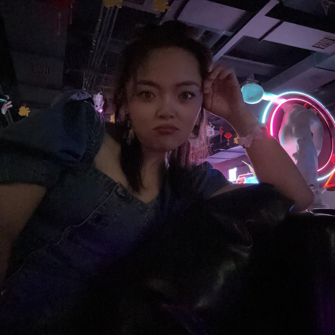 星空【化妆师】