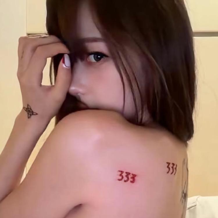 跟我翻白眼的都是我干的