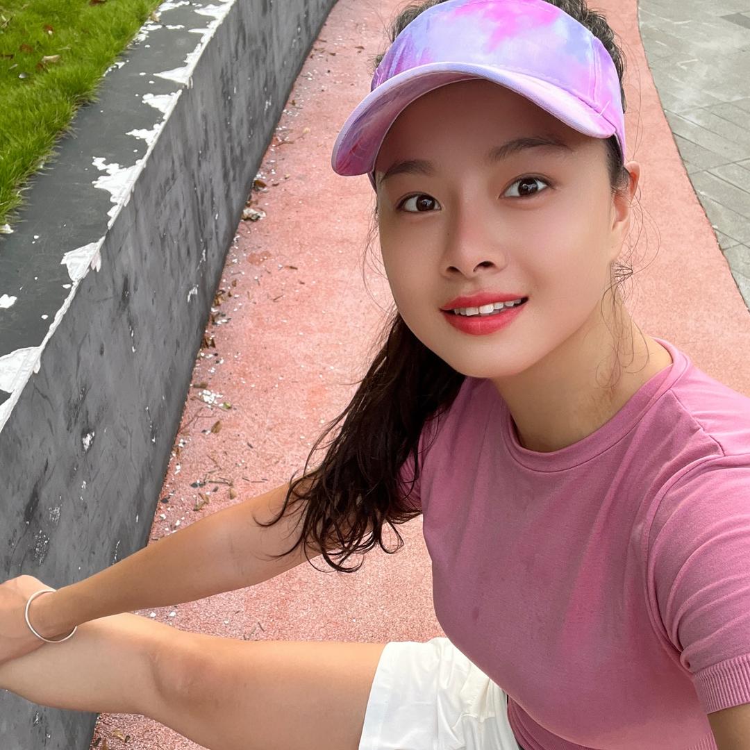 舒舒好姑娘爱跑步