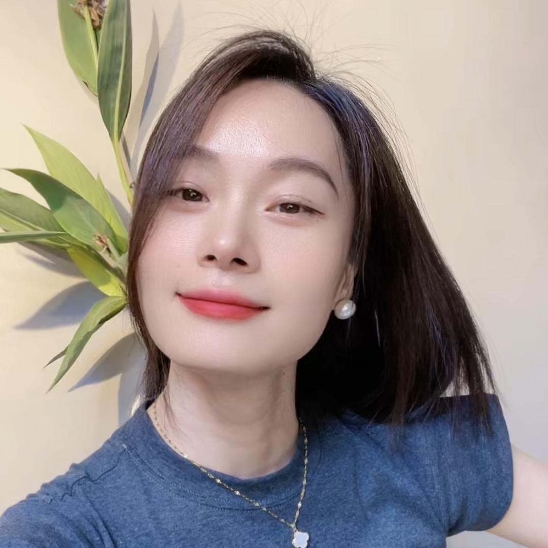 王小姐(简约穿搭)