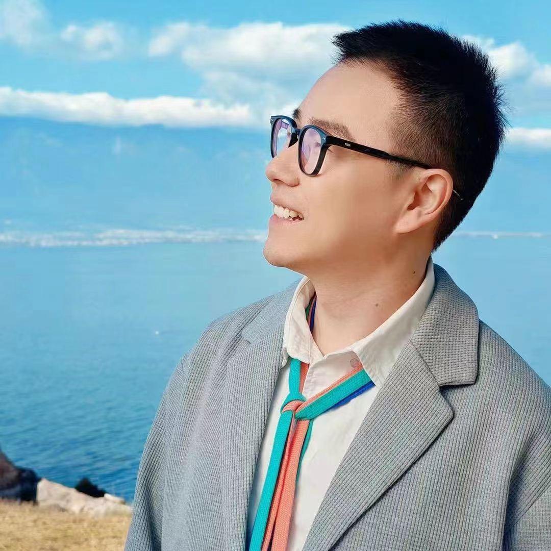 有道博闻—包君成（私信是助理在回复）@抖音