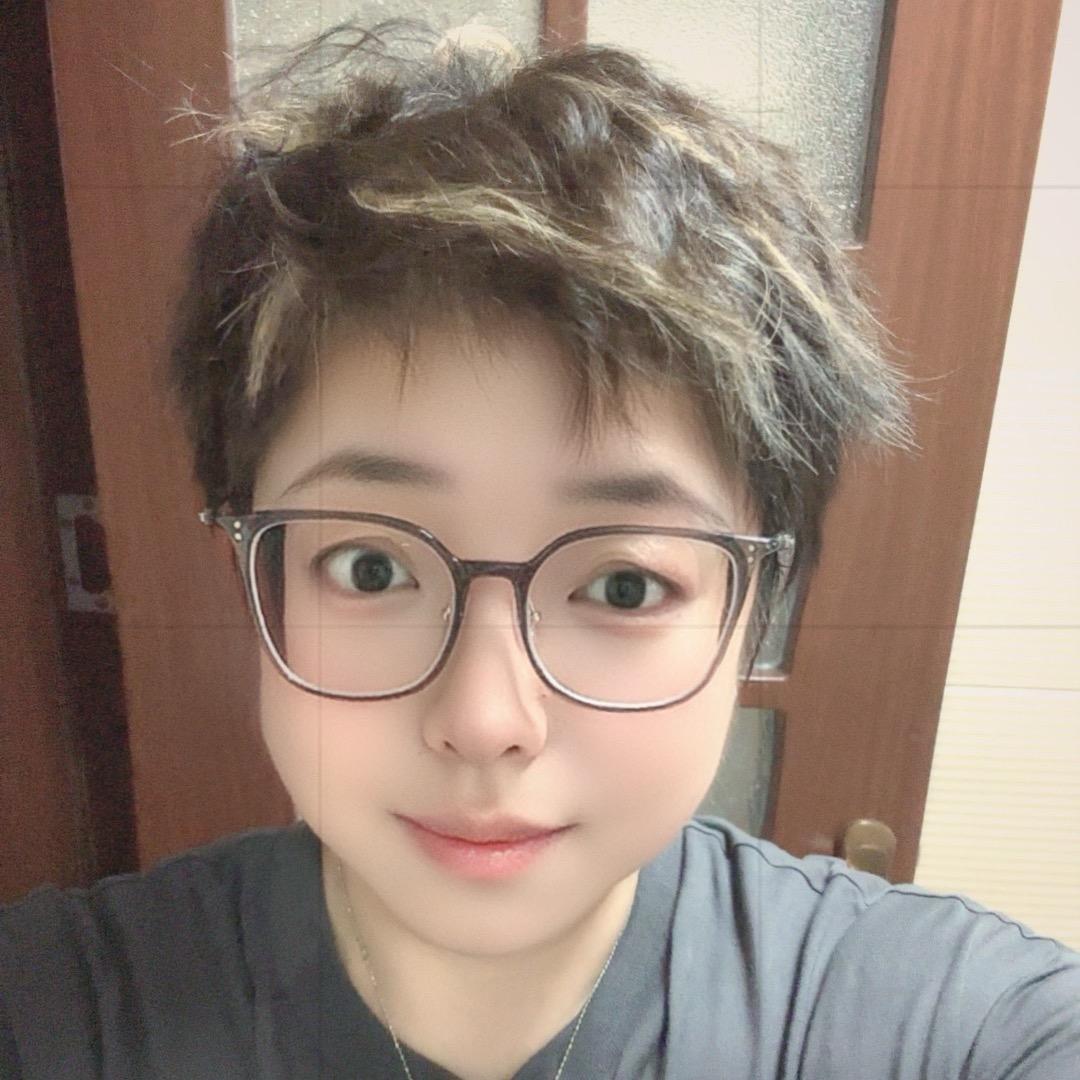 玩音乐的笑容