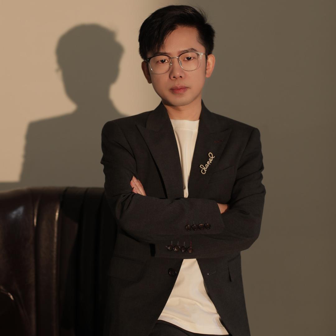 池州鼎尚吴斌减龄修颜发型设计