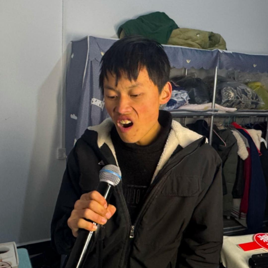 小伟唱歌🎤