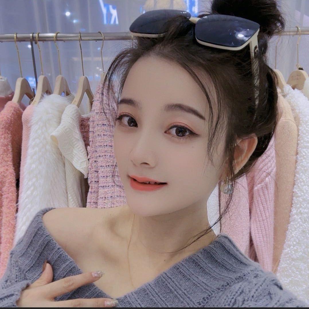 云裳夕染女装（攸县步步高三楼理发店隔壁）