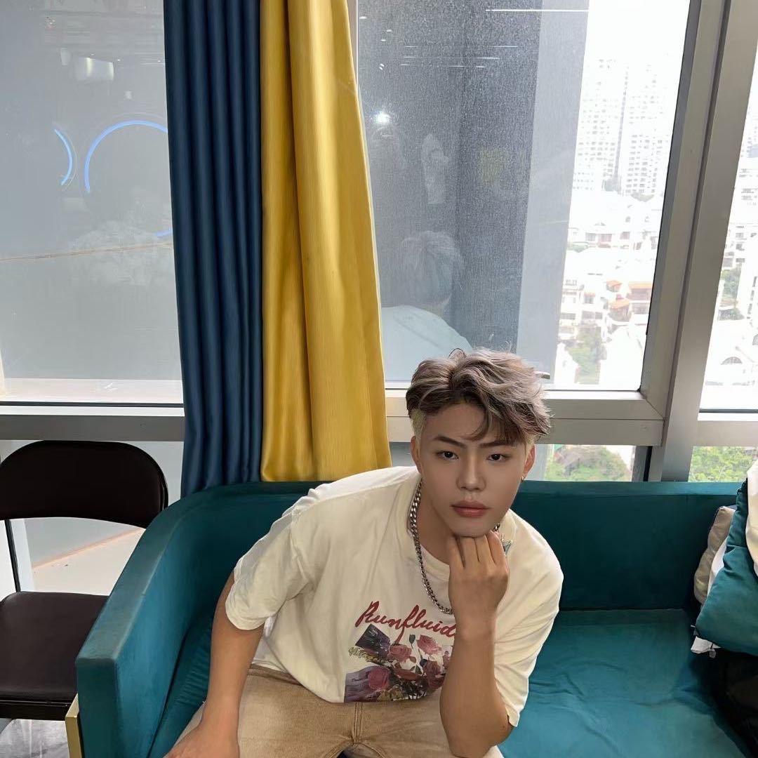 亦杨接发专业接发店（收长头发）