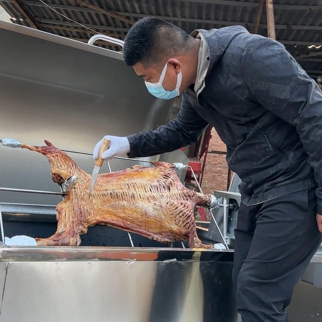 驻马店大伟流动烤全羊