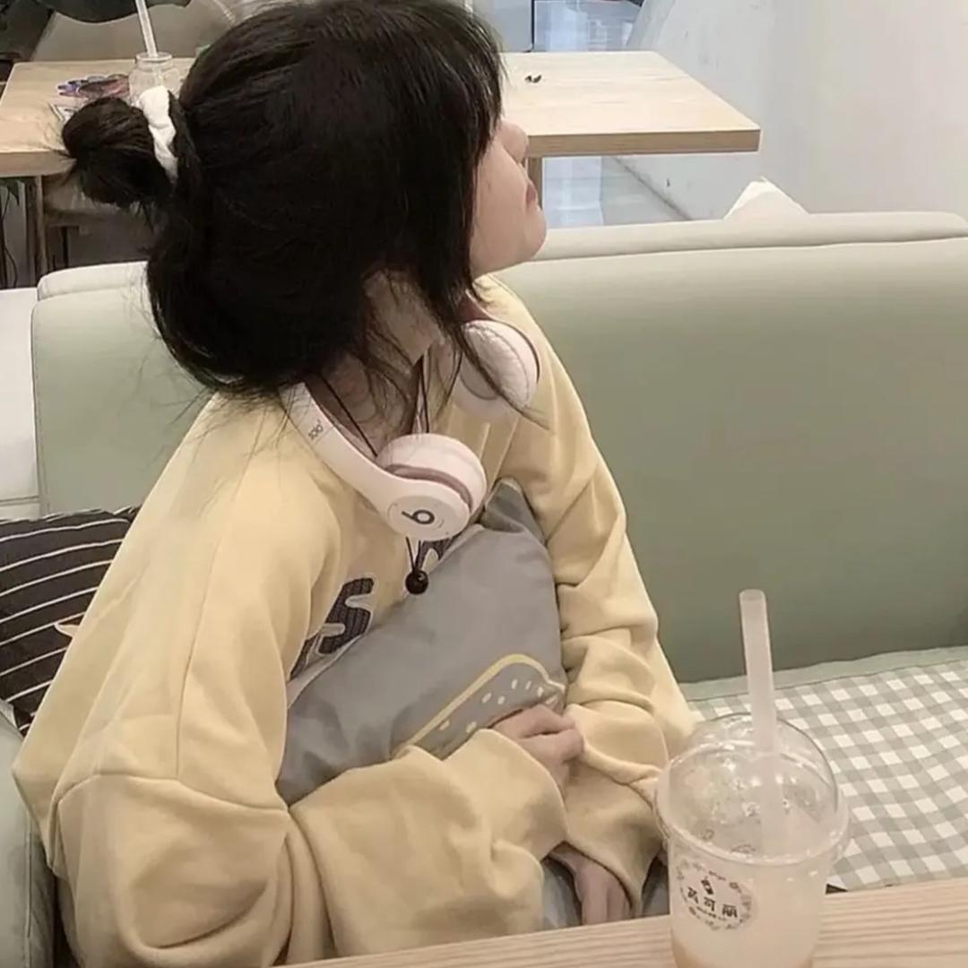 D莉
