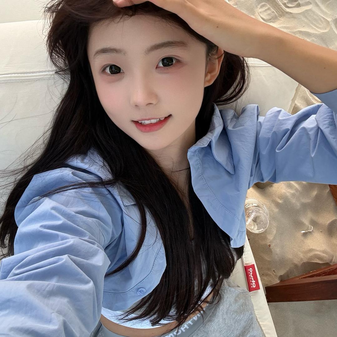 莹莹睡醒了