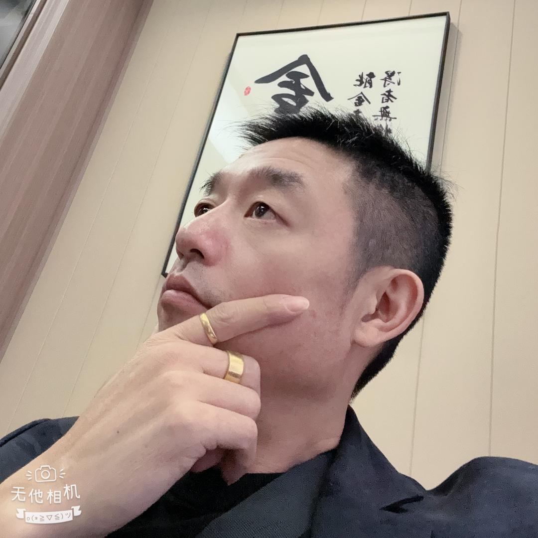 孔老二  。  掌勺