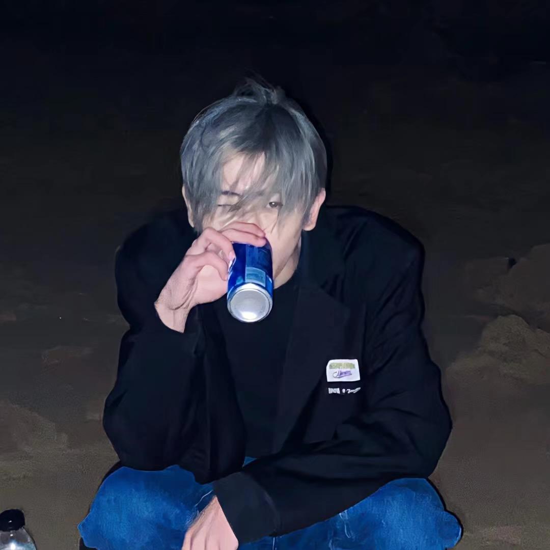 夜深.