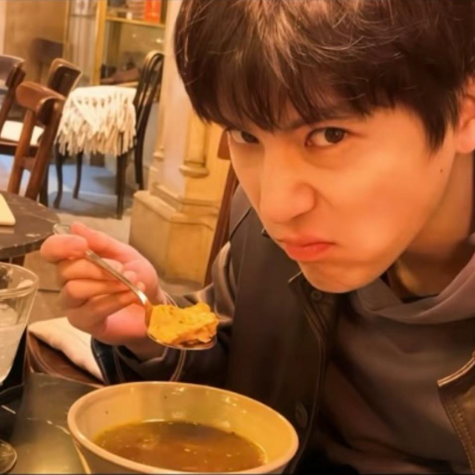 SHUAI.