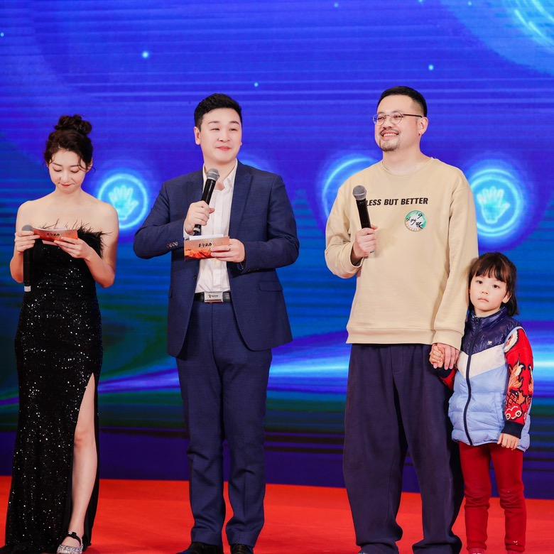 青春奋斗爱生活