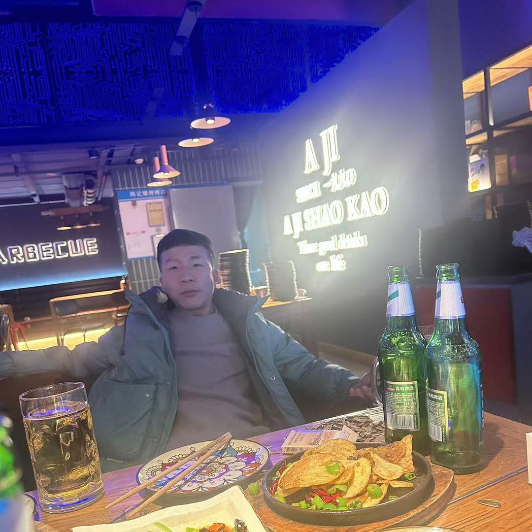 张爱笑笑
