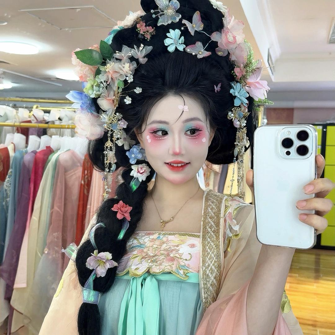 西安钟楼汉服妆造