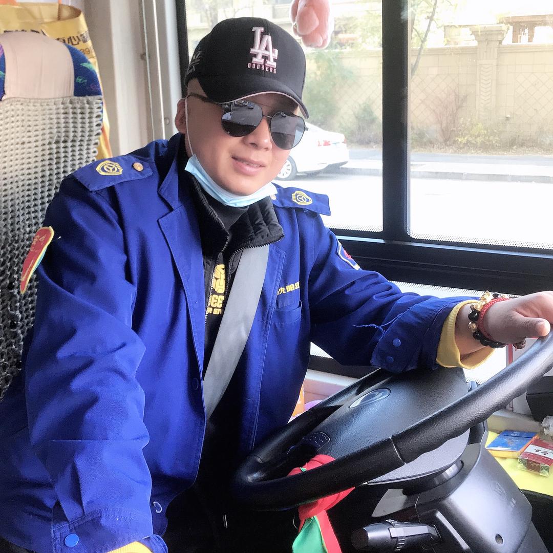 主演🚌李小刚