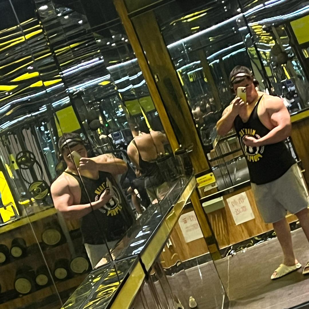 健身教练：阿杰