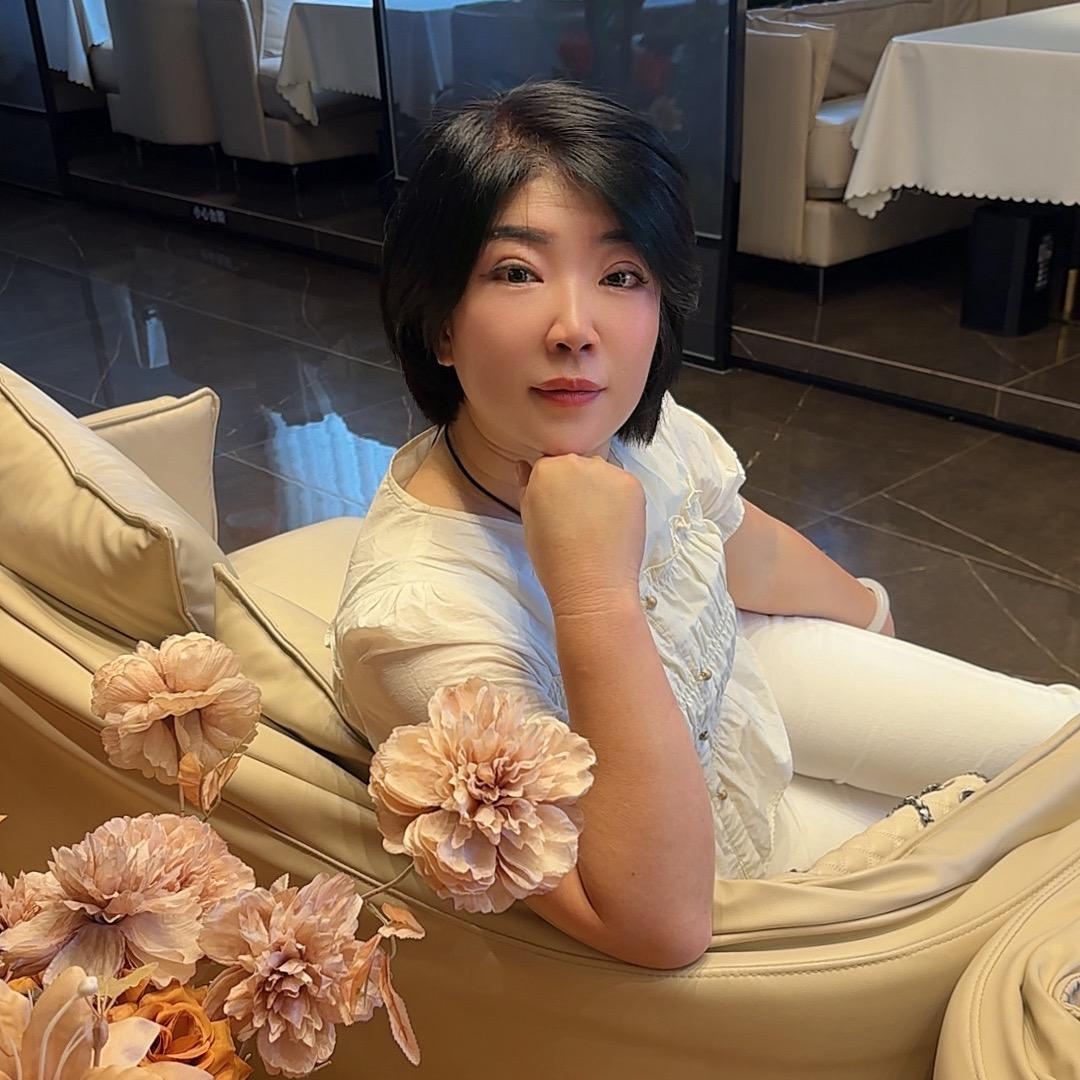 潇娜吖